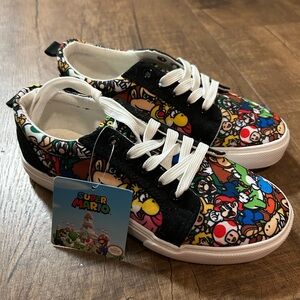 Nintendo Super Mario Shoes size 4 kids